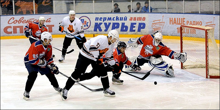 &laquo;Молот-Прикамье&raquo; против &laquo;Зауралья&raquo;.jpg